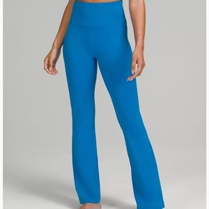 Brand new Lululemon Groove SHR Flare Pant *Nulu in Poolside Blue